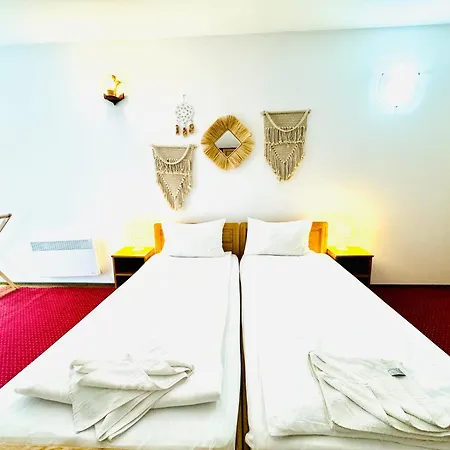 Zen Eco Отель Сфынту-Георге